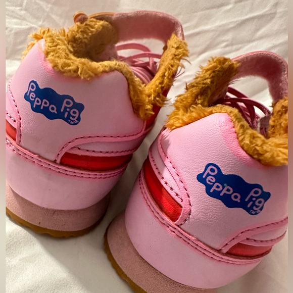 PEPPA PIG REBOOK CLASSICS - Picture 2 of 13